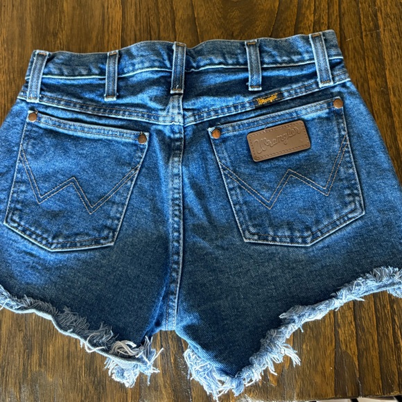 Vintage Wrangler Blue Distressed Cutoff Denim Shorts - Picture 2 of 5